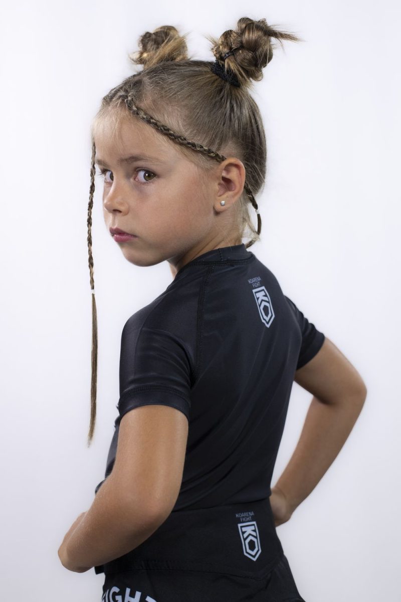 KOARENA Corp Rashguard Kids SS Negro - Imagen 2