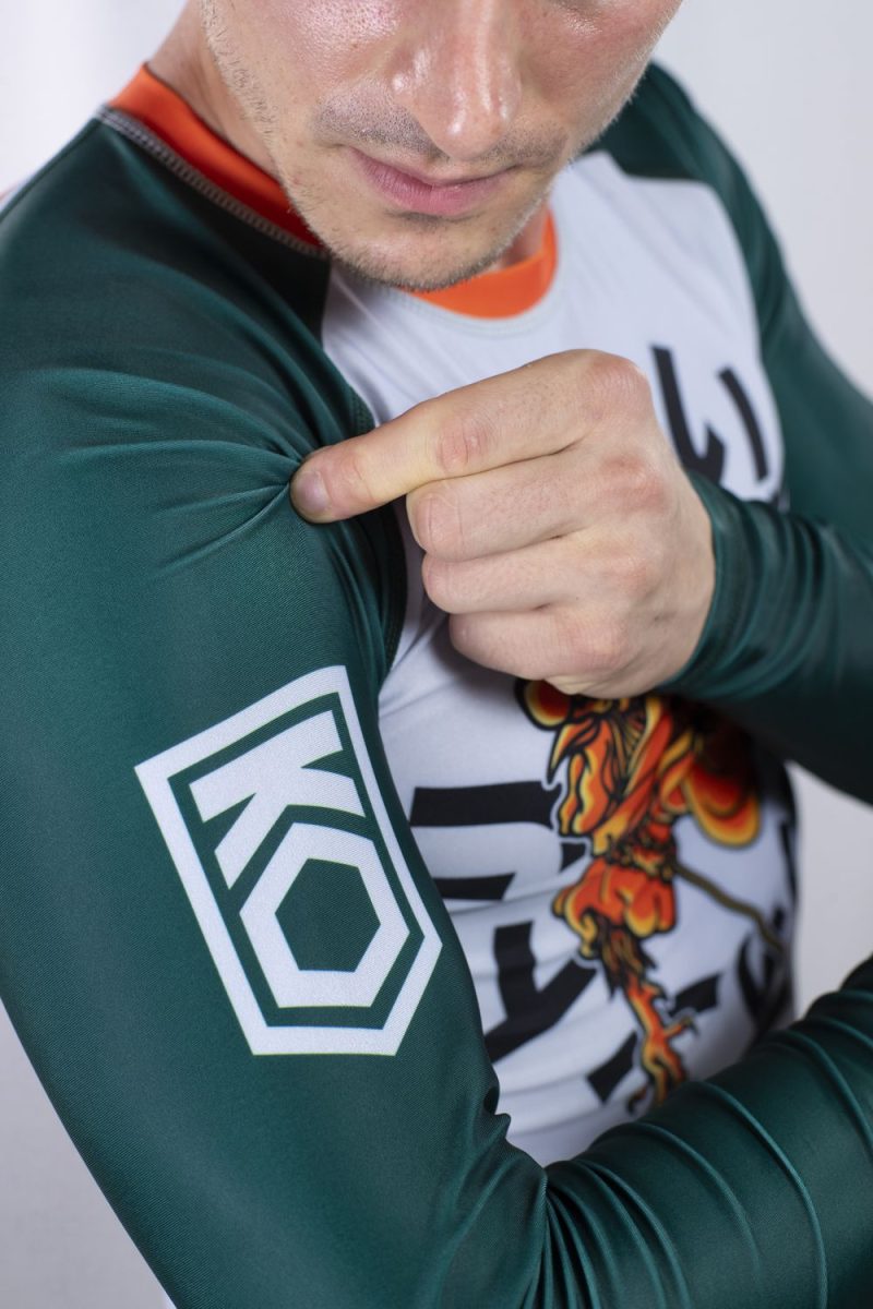 KOARENA Samurai Chicken Rashguard LS Verde-Blanco - Imagen 3